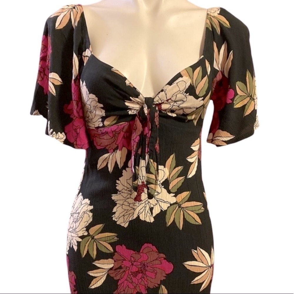 🌺Billabong,Striking Floral Mini Dress, Lovely Front Tie/Forms Neckline,Size S - Picture 2 of 13